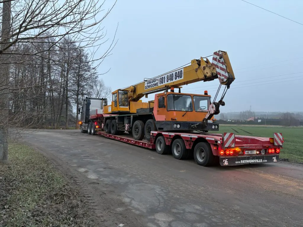 Transport niskopodwoziowy ciężkich maszyn budowlanych